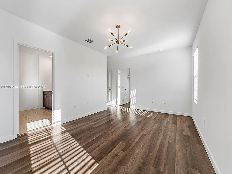 501 NE 6th Ct — Photo 30