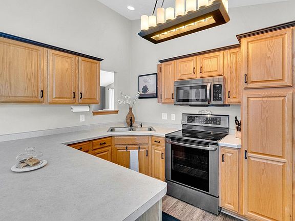 5th image of 1242 Chelsea Ct
