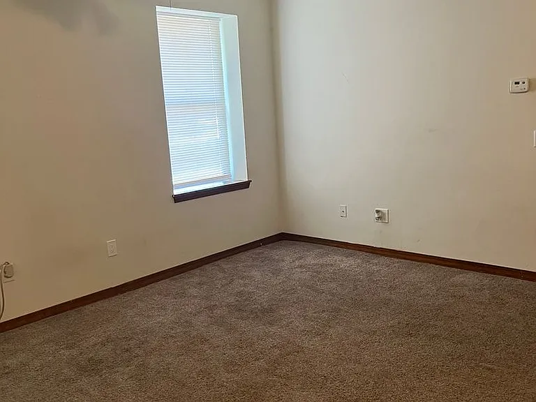 Swingle House Apartments — Photo 7