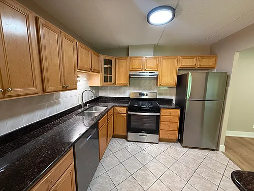 300 W Fullerton Ave Photo 1