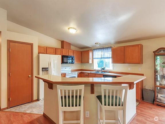 5th image of 13460 Sleigh Avenue SW