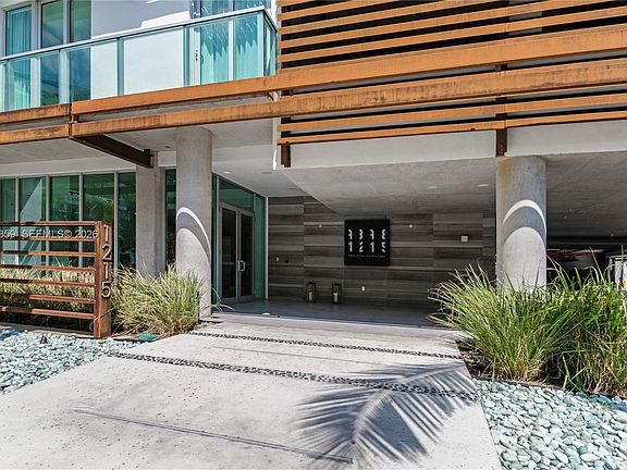 2nd image of 1215 West Ave #402