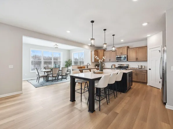 10700 Harbor Ln N, Maple Grove, MN 55369