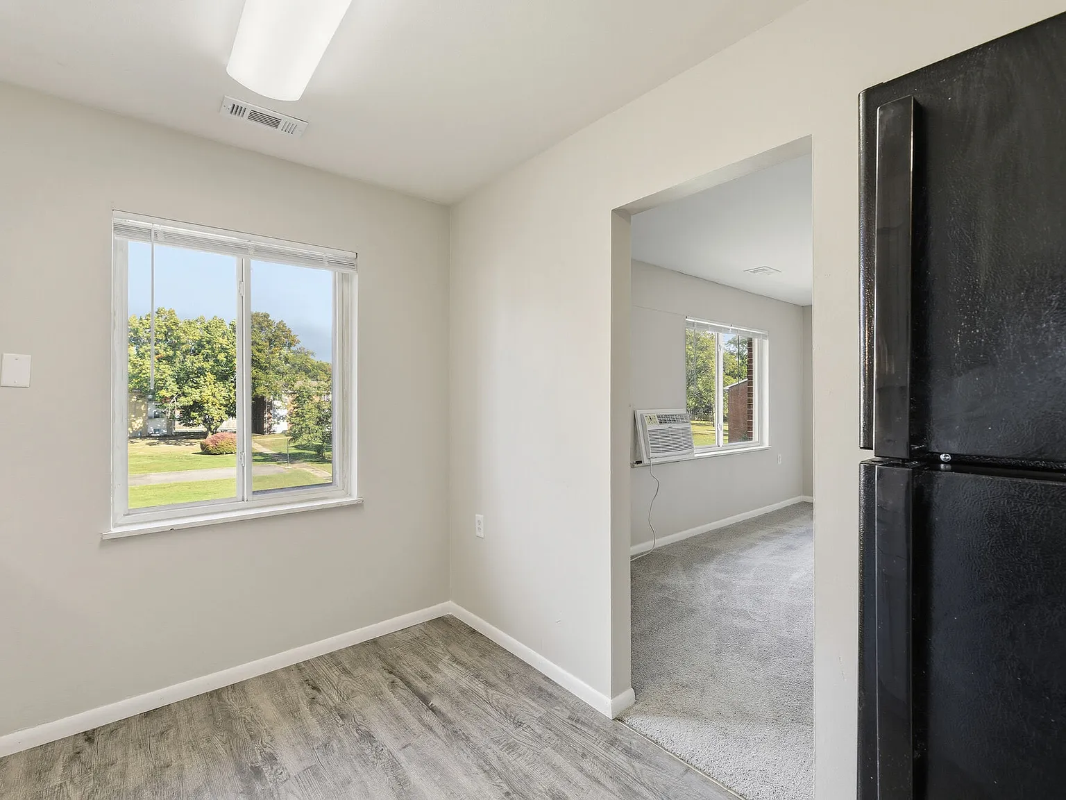Pin Oak Manor Apartments — Photo 3