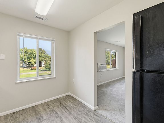 3rd image of 399 Pin Oak Cir #201A1