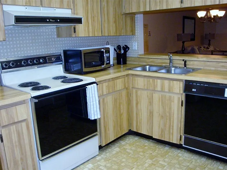 244 Cypress Ln #244 — Photo 8