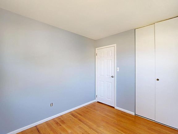 5th image of 313 Gunning Bedford Dr