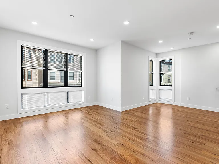 181 Bennington St #4 — Photo 7