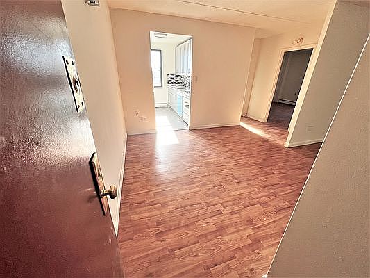 5th image of 6425 Broadway APT 5B