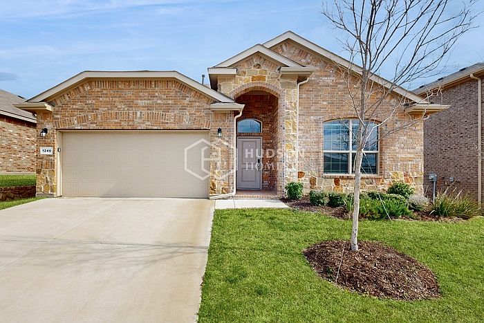 1st image of 1240 Kerrville Ln