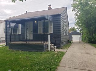 19171 Kenosha St, Harper Woods, MI 48225