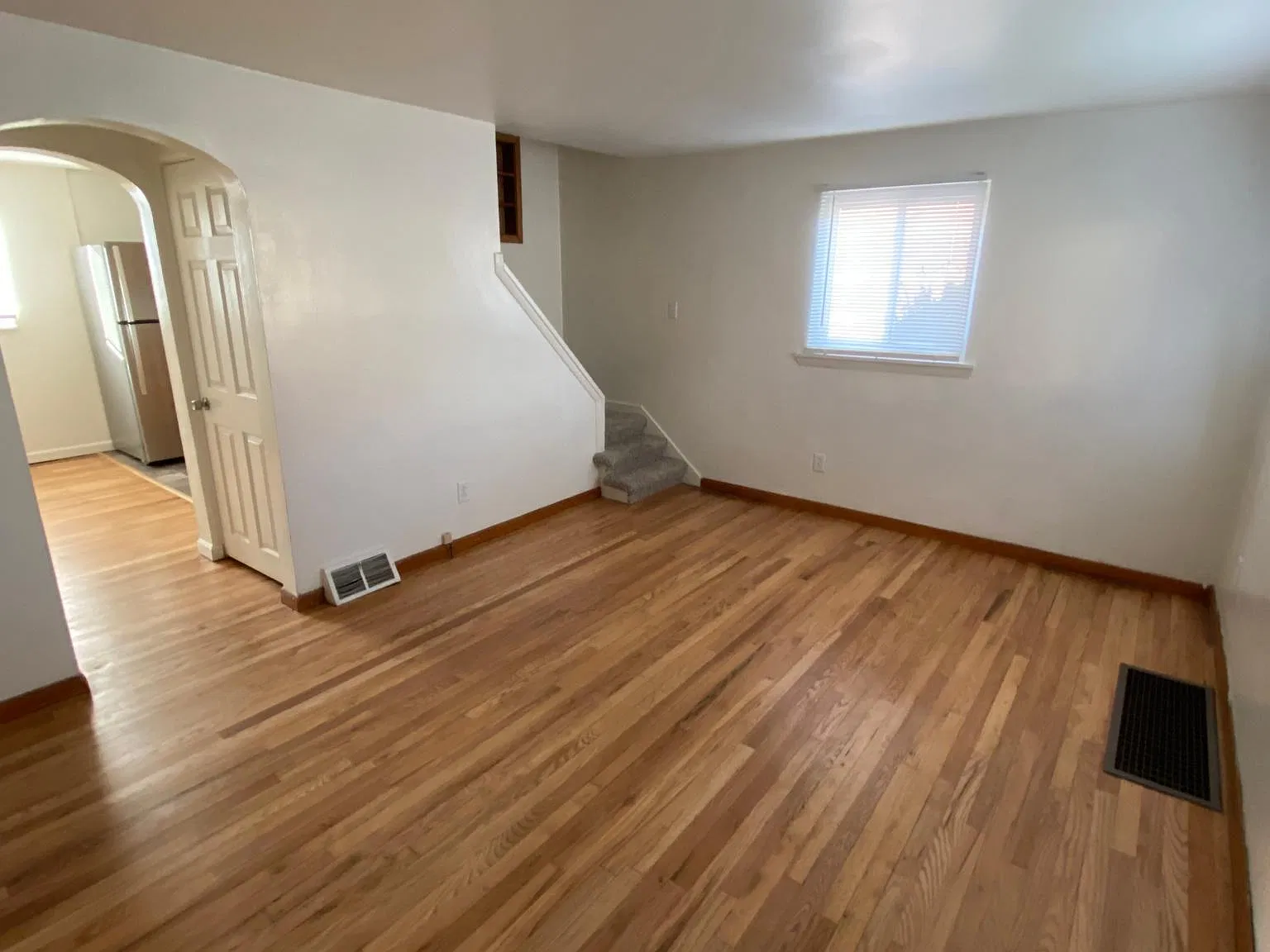 2 bed, 900 sqft, $1,100 — Photo 2