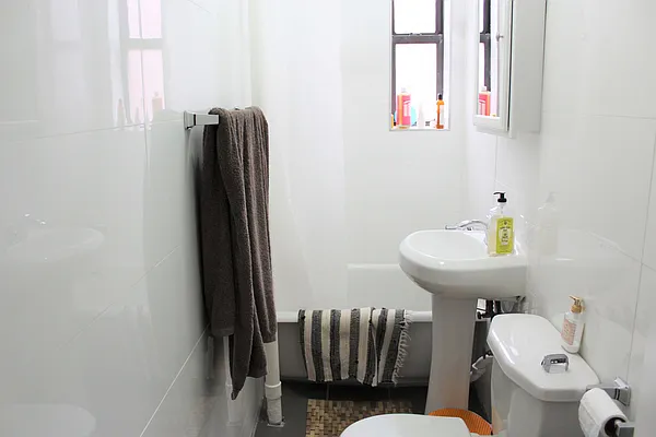 Rented by Premier Metro Realty Corp | media 8