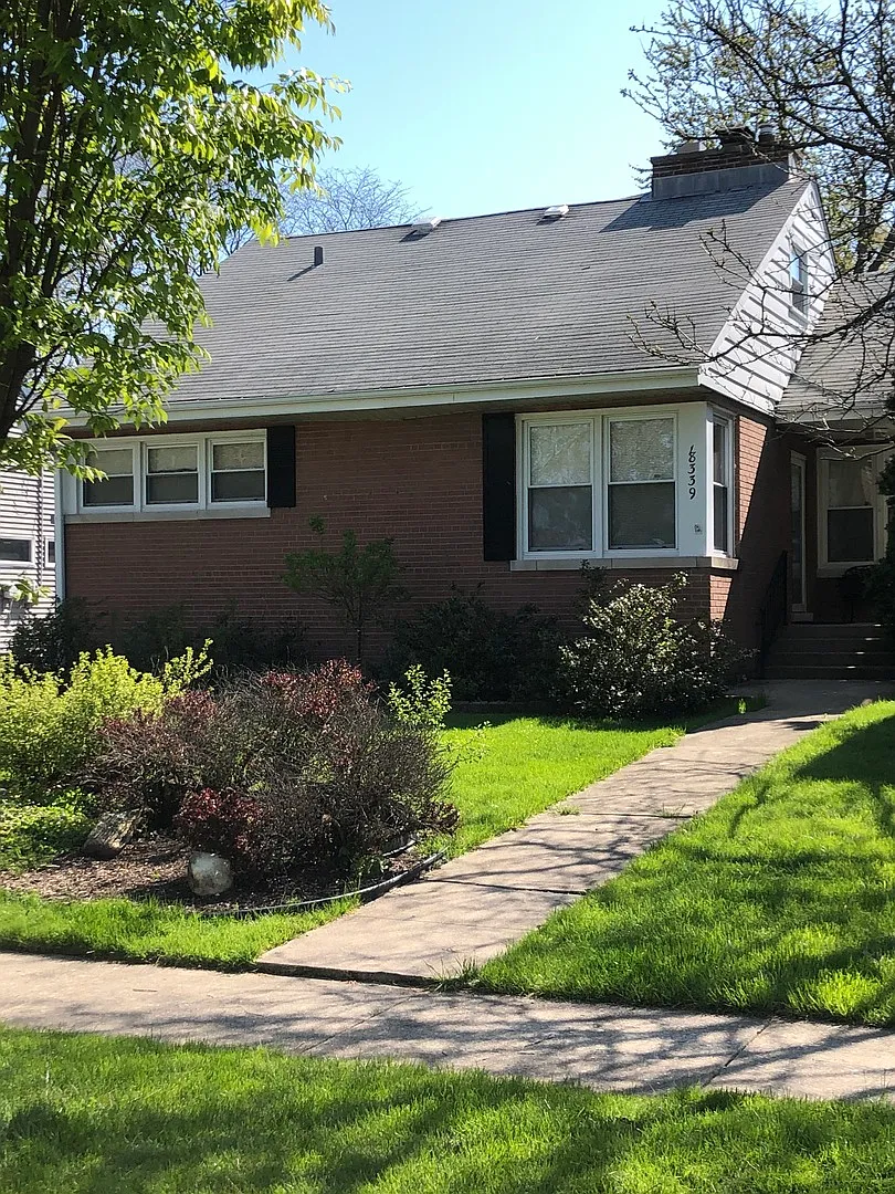 18339 Stewart Ave photo 1