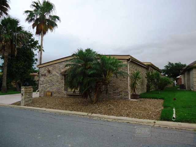 1st image of 1205 Oak Ct
