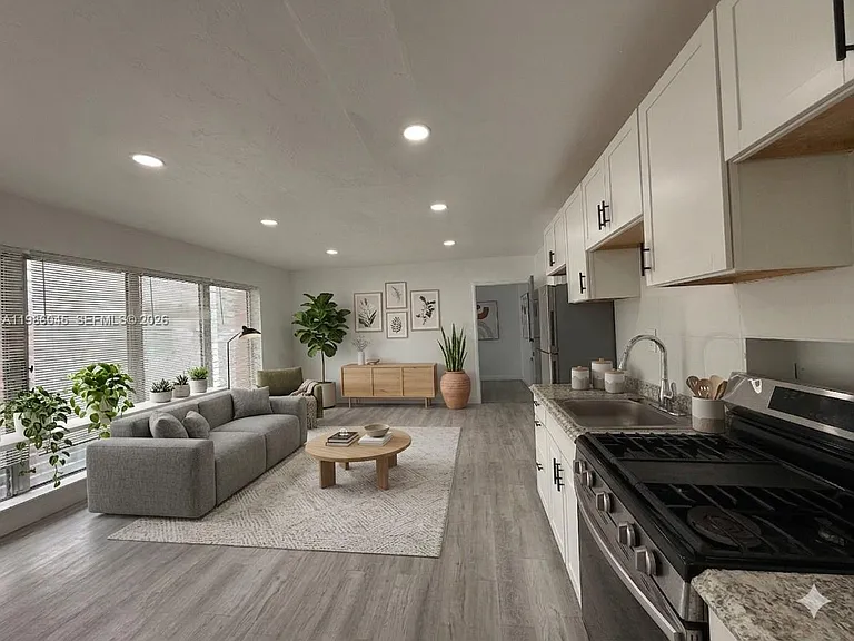 316 Surfside Blvd #5 — Photo 1