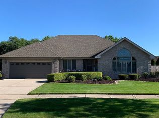 9212 Spruce Ln, Tinley Park, IL 60487
