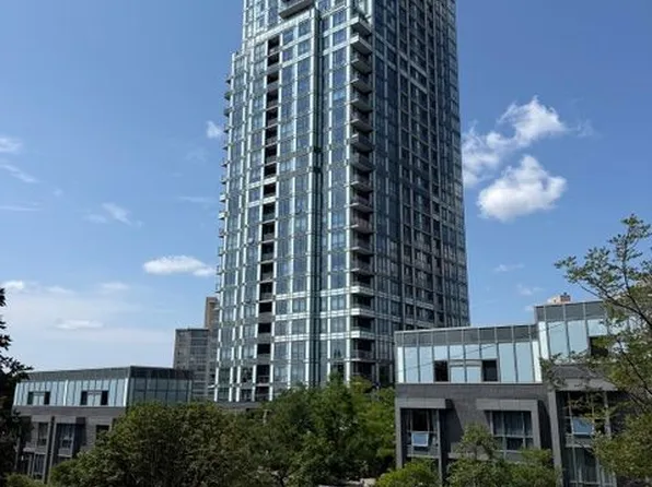 18 Graydon Hall Dr #1509, Toronto, ON M3A 0A4