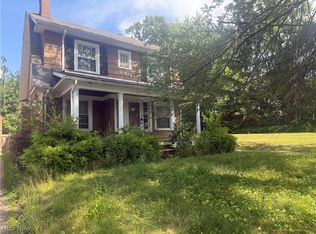 1171 Quilliams Rd, Cleveland Heights, OH 44121