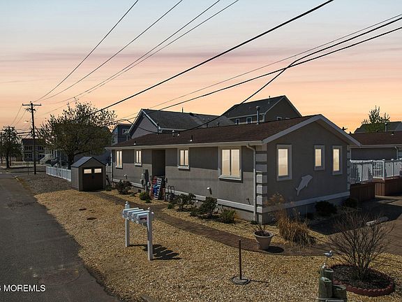 2nd image of 1809 Washington Avenue #1