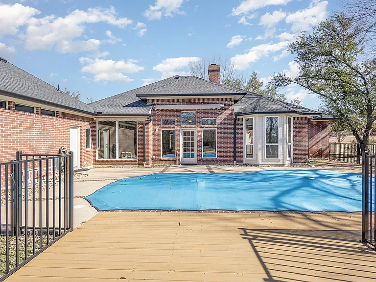 3227 Preston Hills Cir — Photo 35