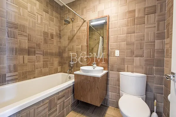 Sold by Brick&Mortar | media 6
