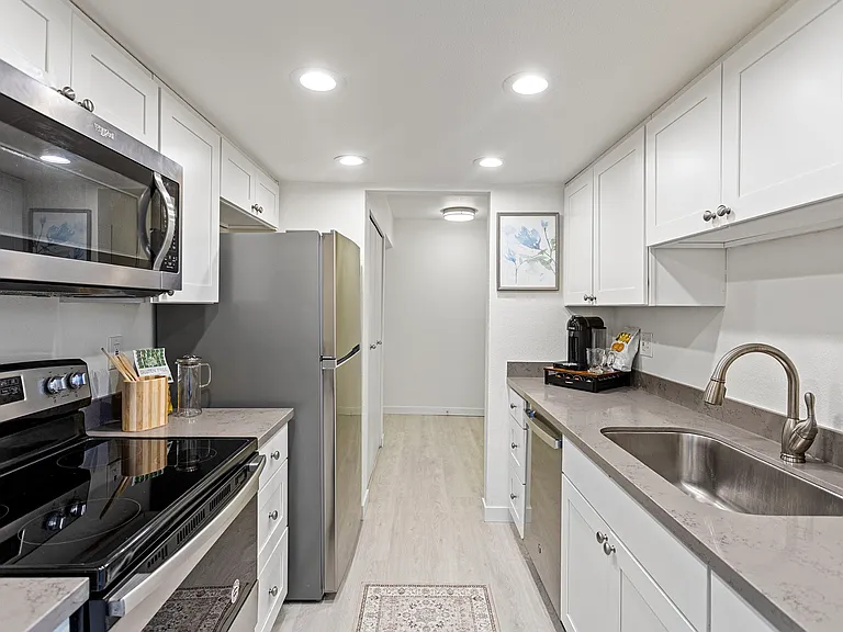 10508 NE 32nd Pl #G102 — Photo 4