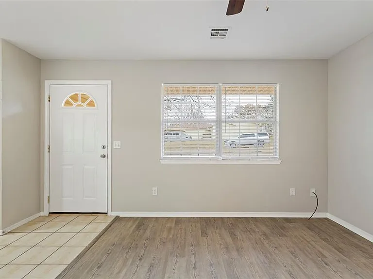 601 Dogwood Ave — Photo 2