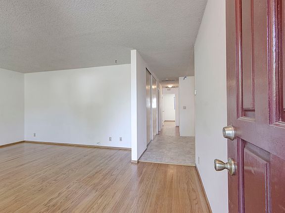 3rd image of 820 Durshire Way