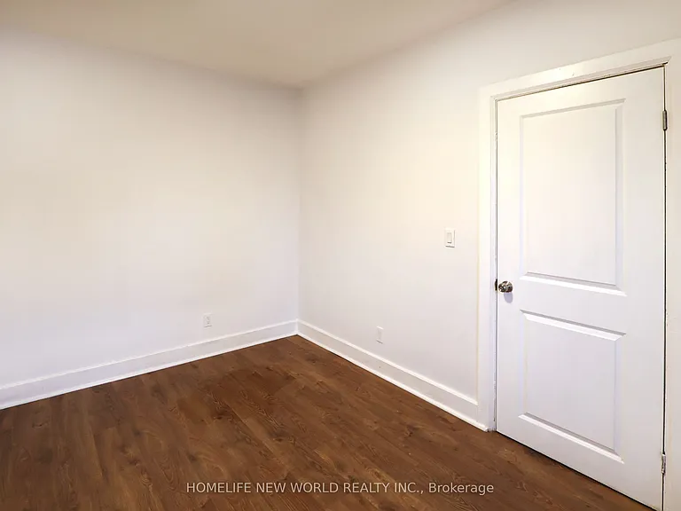 32 Pendeen Ave — Photo 11