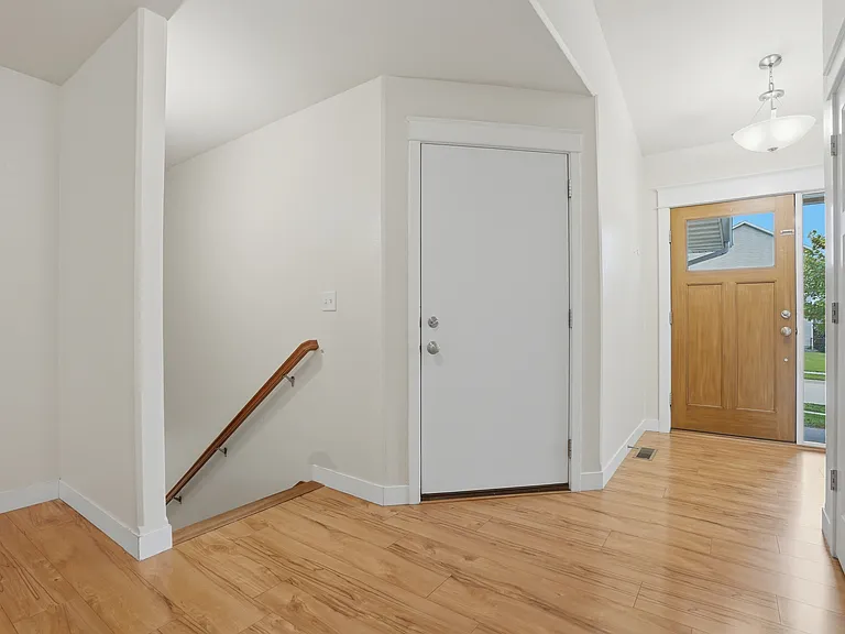 59 Whitechapel Dr — Photo 22