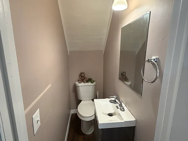 252 E Louther St — Photo 17