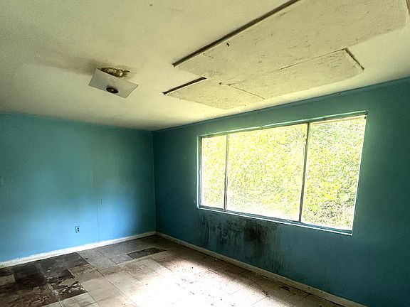3rd image of 744 Arlington Ave
