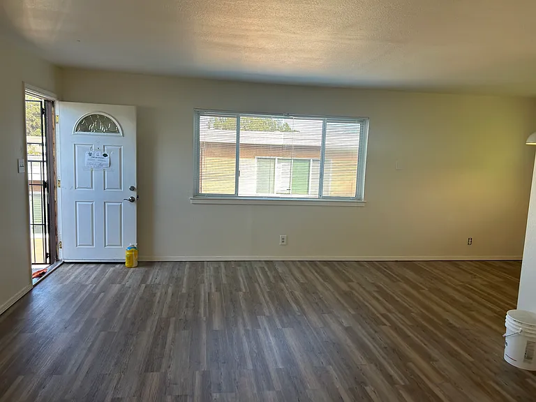 885 5th Ave #2 — Photo 6