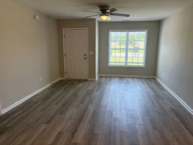 3 bed, 2.0 bath, 1280 sqft, $1,650 — Photo 3