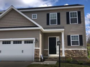 2 Nantucket St, Cohoes, NY 12047