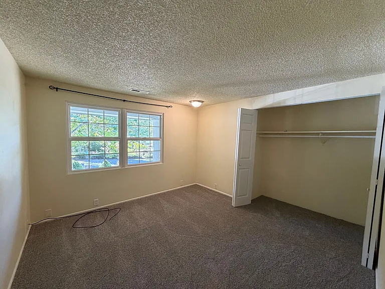 2735 Almaden St — Photo 15