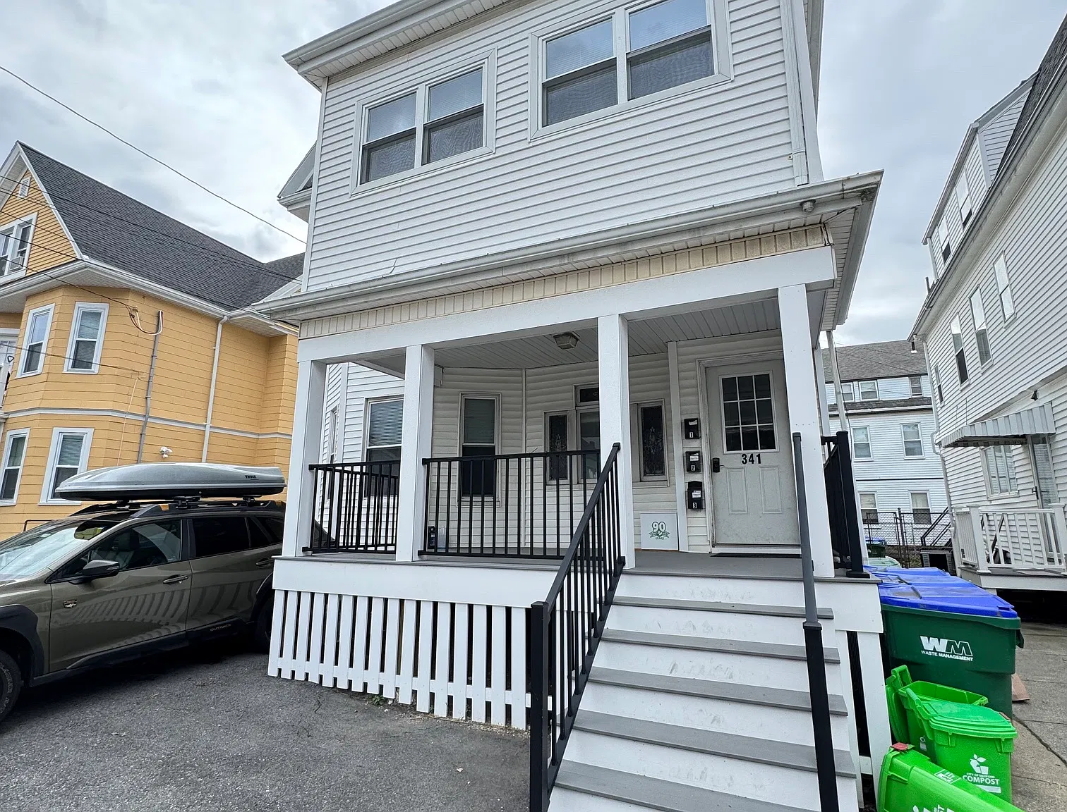 2 bed, 975 sqft, $2,700 — Photo 1