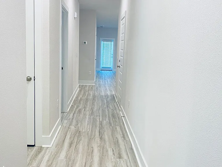 9908 Starling Dr — Photo 6