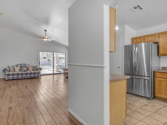 3rd image of 1373 W MEAD Drive
