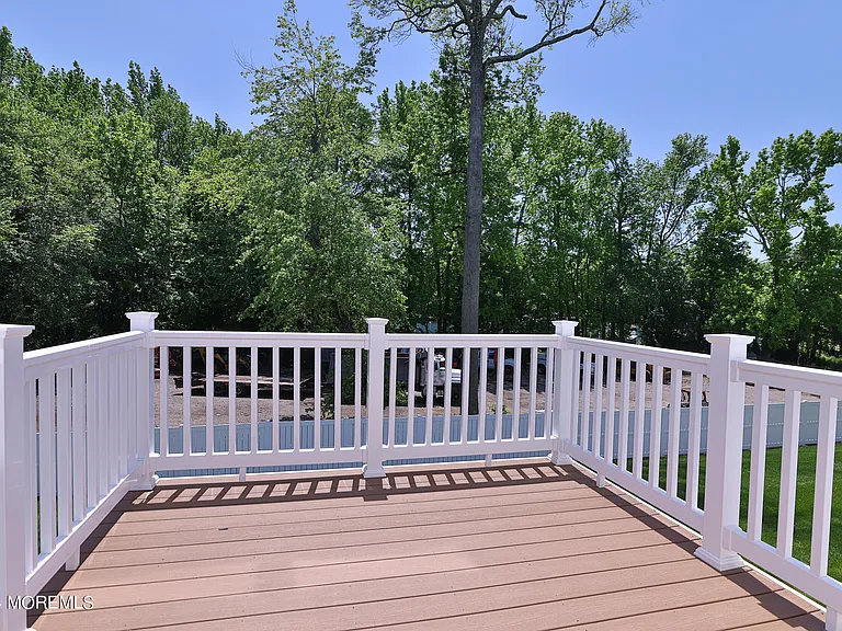 18 Crimson Dr — Photo 9