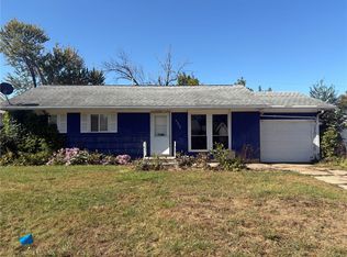 4309 Benton St NE, Cedar Rapids, IA 52402