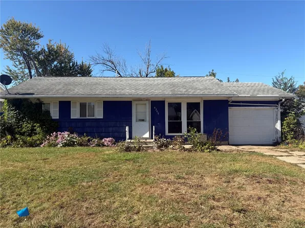 4309 Benton St NE, Cedar Rapids, IA 52402