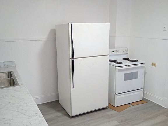 3rd image of 2100 Robin St APT 1