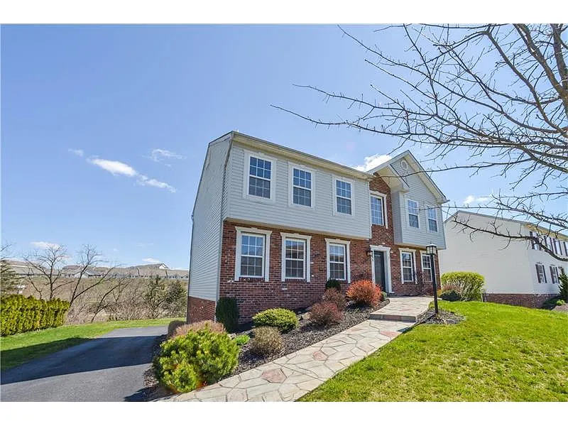 205 Redfield Dr photo 1