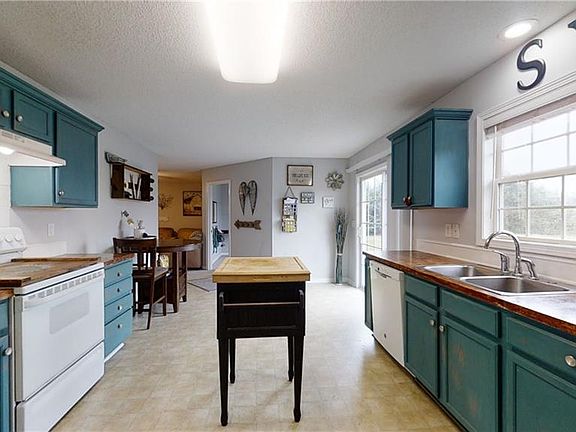 3rd image of 2681 Eagle Dr