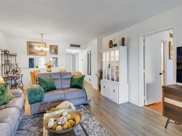6000 NW 64th Ave APT 110, Fort Lauderdale, FL 33319