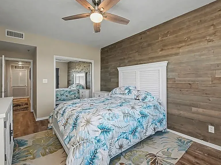 5408 Eagles Point Cir #302 — Photo 22