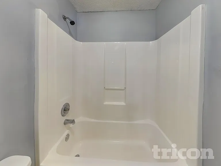 245 Longview Dr — Photo 14