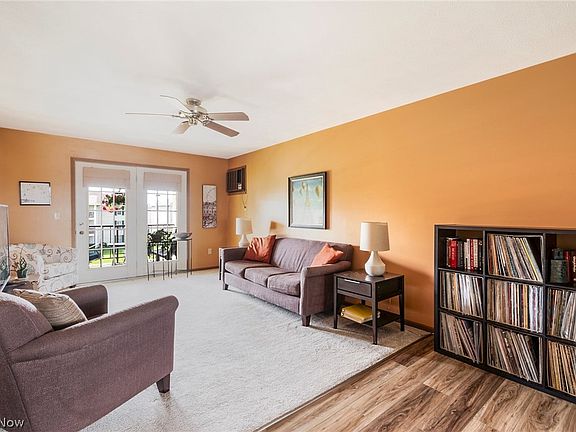 5th image of 7363 Eisenhower Dr